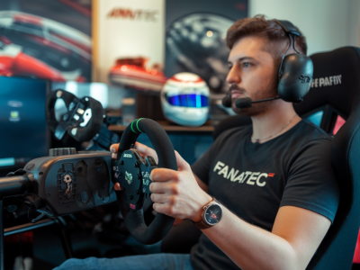 Comment régler un volant fanatec vs thrustmaster pour optimiser vos chronos sur assetto corsa selon votre type de pilotage